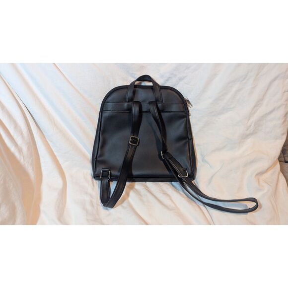 Descendants 3 Evie Faux Leather Backpack - Picture 2 of 4